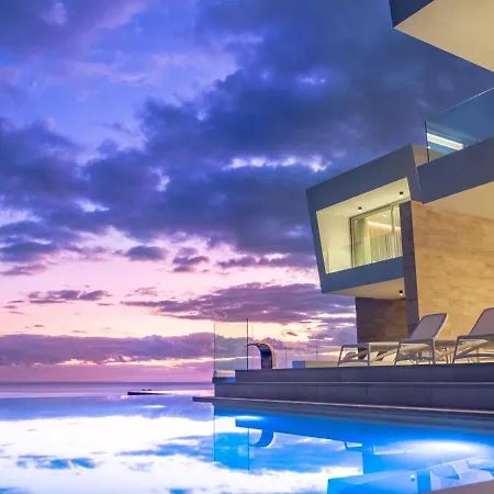 95, Lujo Y Piscina Infinity Адехе