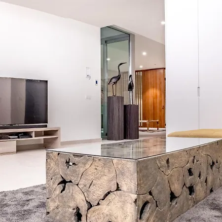 95, Lujo Y Piscina Infinity Адехе