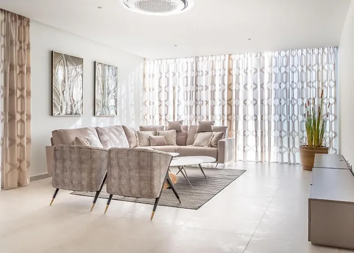 95, Lujo Y Piscina Infinity Вілла *