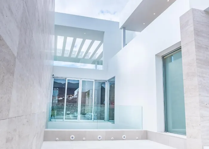 95, Lujo Y Piscina Infinity Вілла *